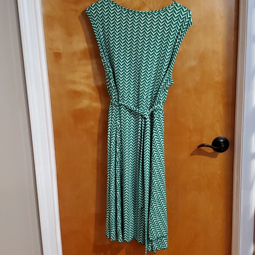 Apt 9 Spring Dress - Picture 2 of 5